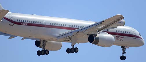 Honeywell Boeing 757-225 N757HW engine testbed, July 15, 2011